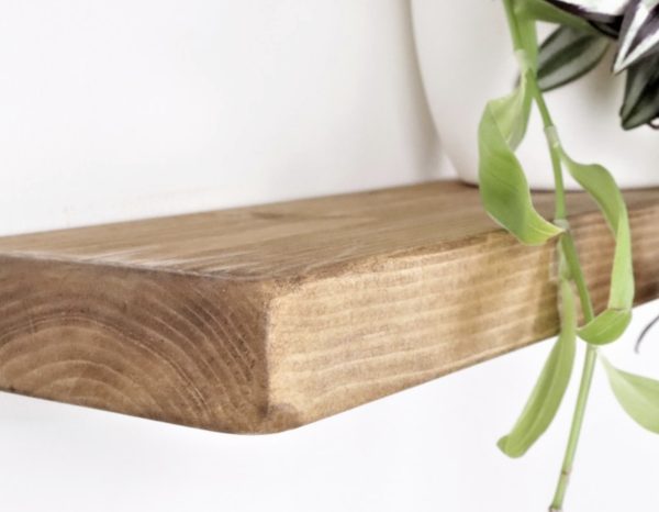 5 creative ways to style wooden shelves in Your home